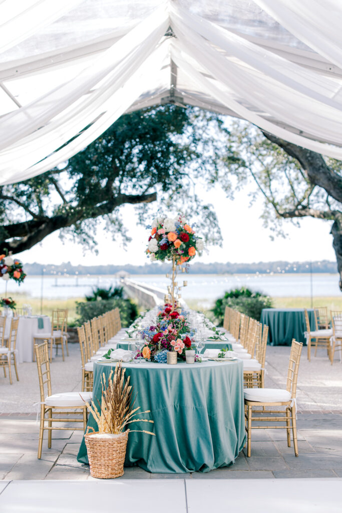 Sweetheart table with the view of the river